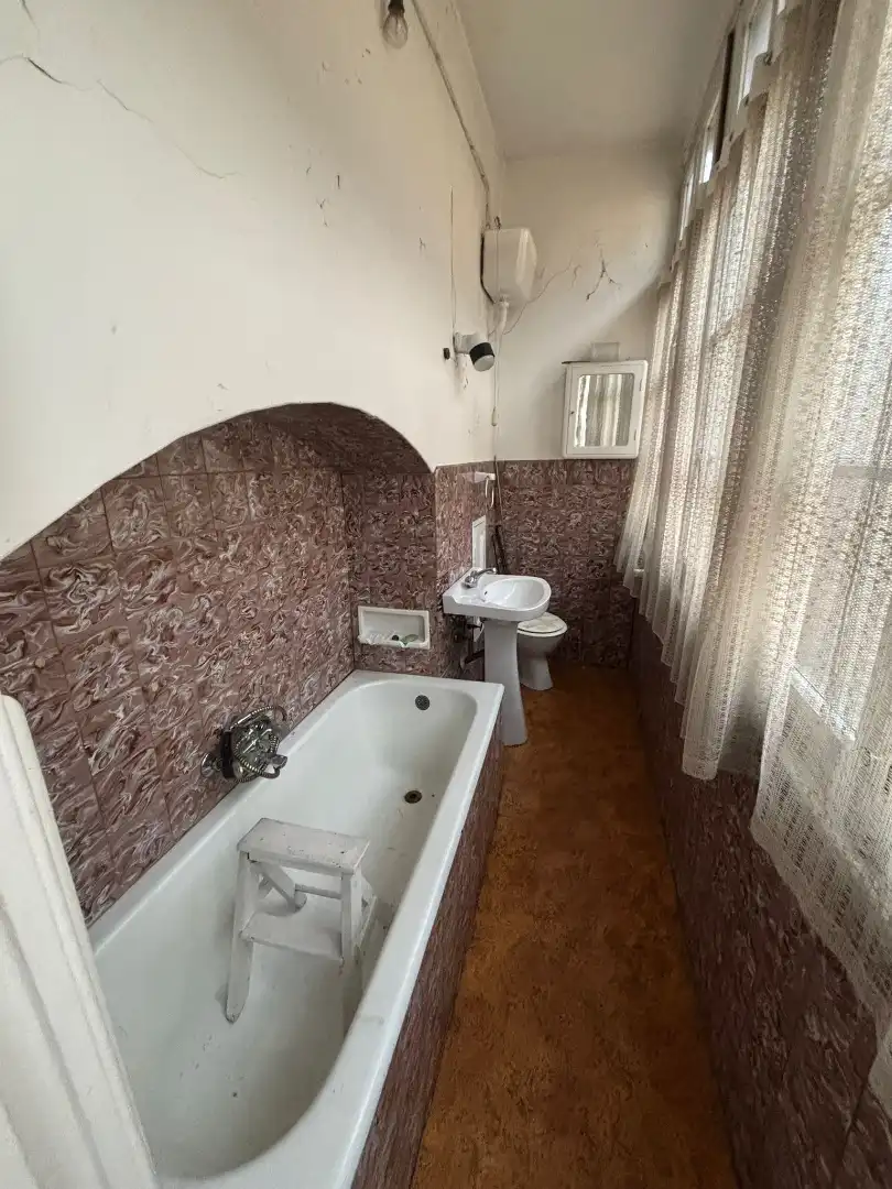 Gemischtgenutztes Gebäude zum Verkauf in Calle Melquiades Álvarez 41, imagen 4