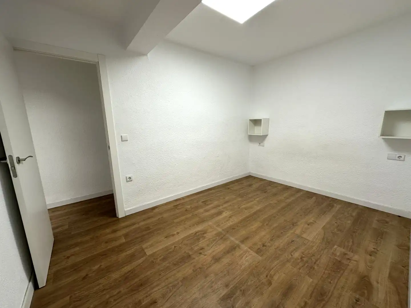 Flat for rent in Xirivella  with Air Conditioner, Parquet flooring and Terrace