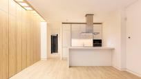 Cuina de Pis de lloguer en  Barcelona Capital amb Aire condicionat, Calefacció i Parquet