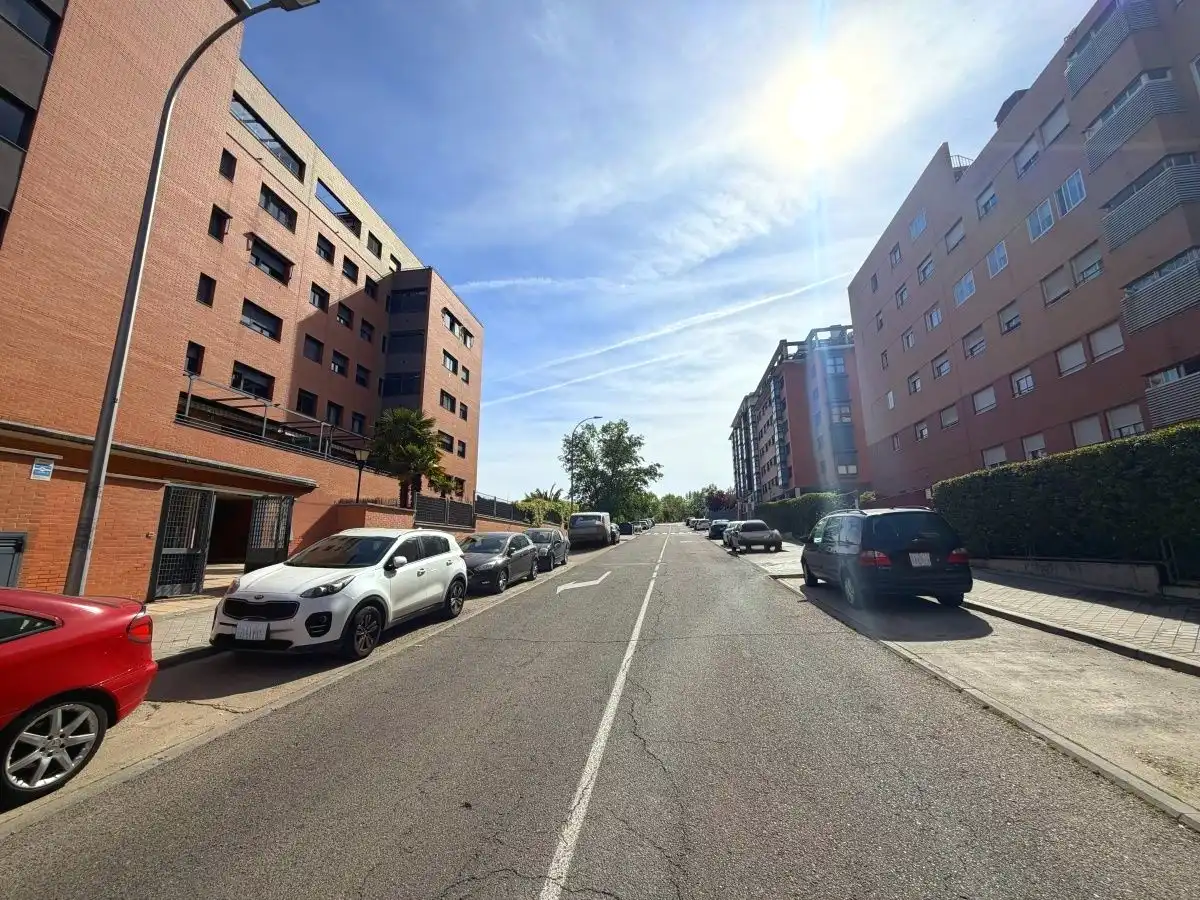 Exterior view of Flat for sale in Madrid  with Heating, Storage room and Community pool
