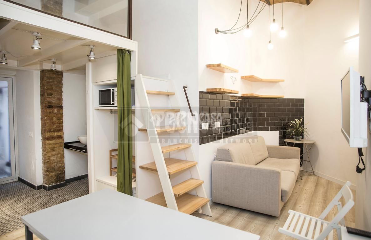 Living room of Loft for sale in  Barcelona Capital  with Air Conditioner and Furnished