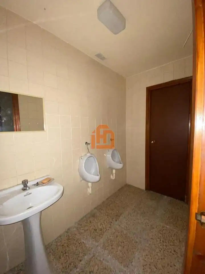 Baño de Nave industrial en venta en León Capital 