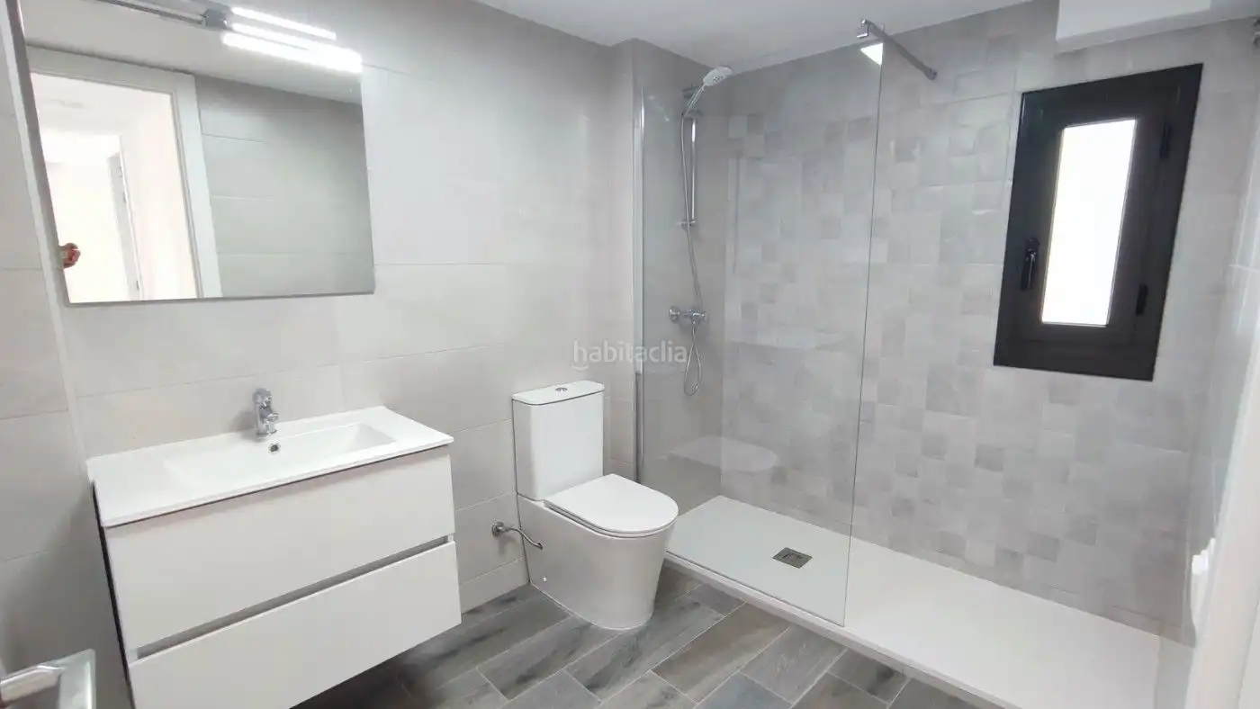 Piso con ascensor en alquiler en Carrer Llevant 16, imagen 5
