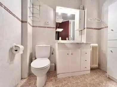 Baño de Piso de alquiler en Terrassa con Aire acondicionado, Calefacción y Terraza