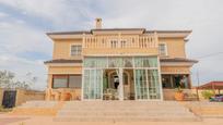 Vista exterior de Casa o xalet en venda en Elche / Elx amb Aire condicionat, Terrassa i Piscina