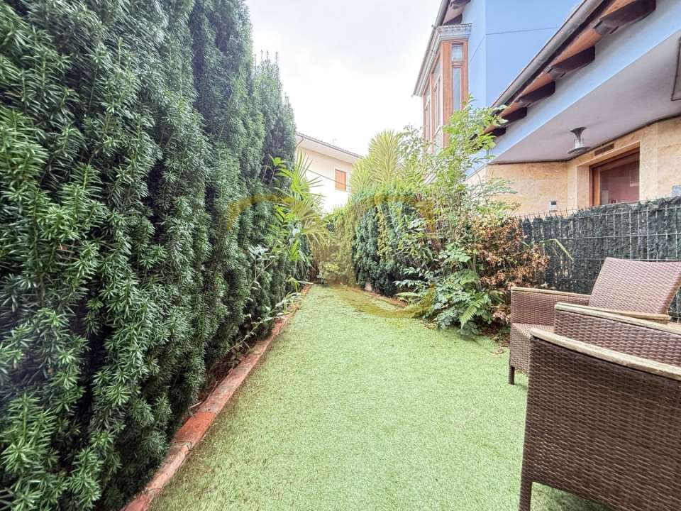 Jardí de Dúplex en venda en Llanes amb Calefacció, Jardí privat i Terrassa