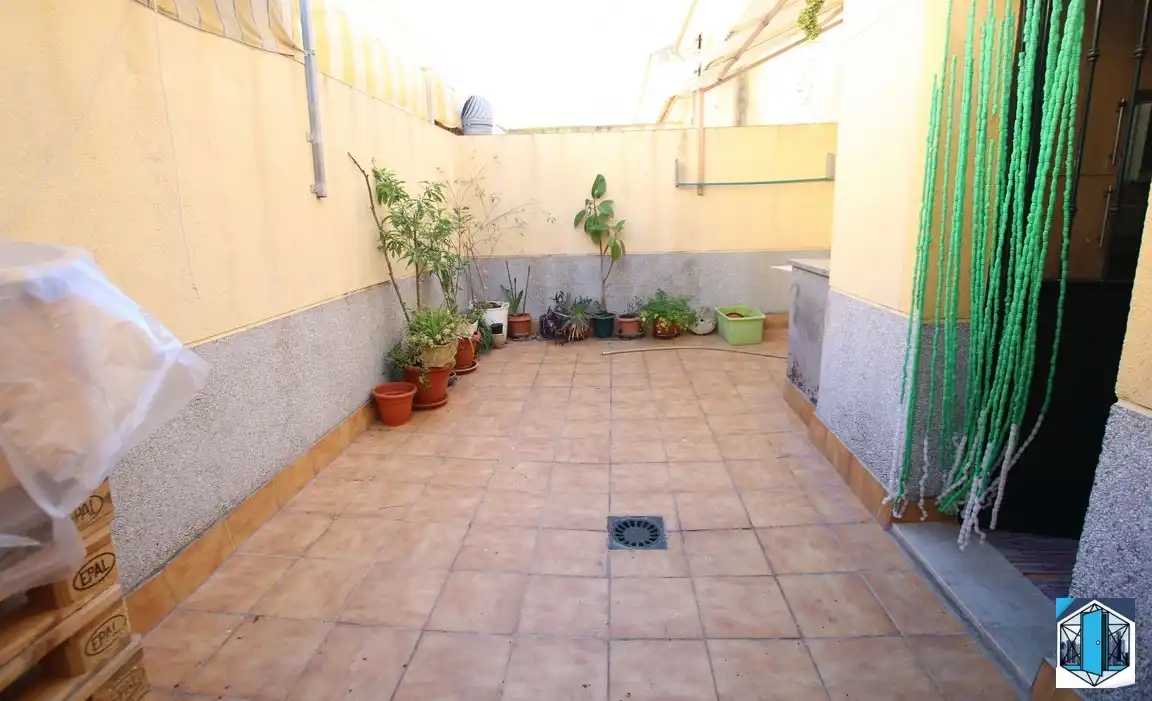Adossat amb terrassa en venda a San Juan del Puerto, imagen 5