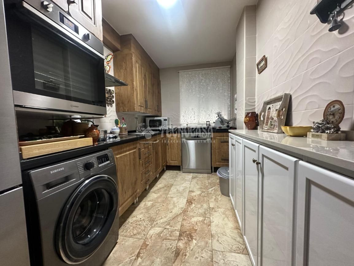 Kitchen of Flat for sale in  Sevilla Capital