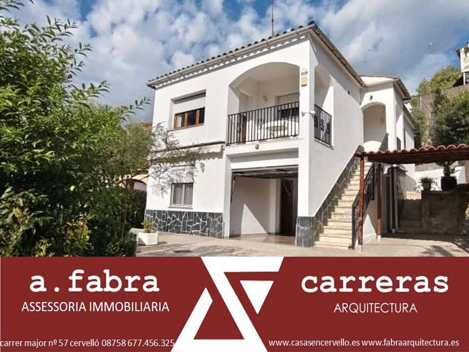 Vista exterior de Casa o xalet en venda en Cervelló amb Calefacció, Jardí privat i Terrassa