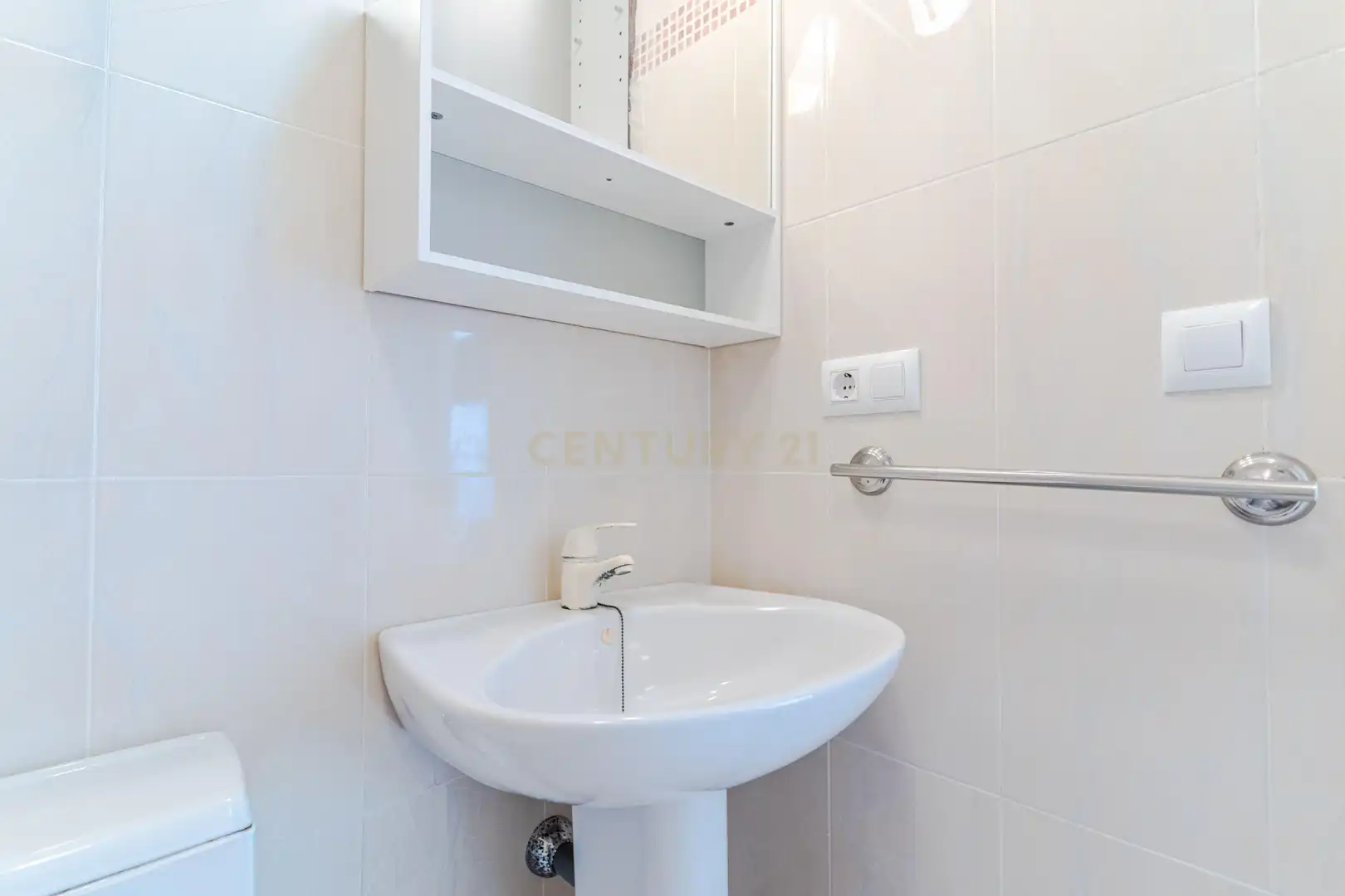 Bany de Apartament en venda en Vélez de Benaudalla amb Aire condicionat i Piscina comunitària