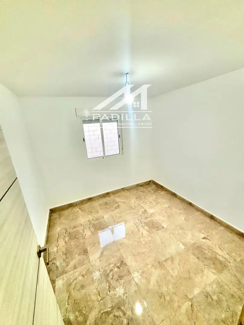 Habitación de Casa adosada en venta en El Viso de San Juan con Calefacción