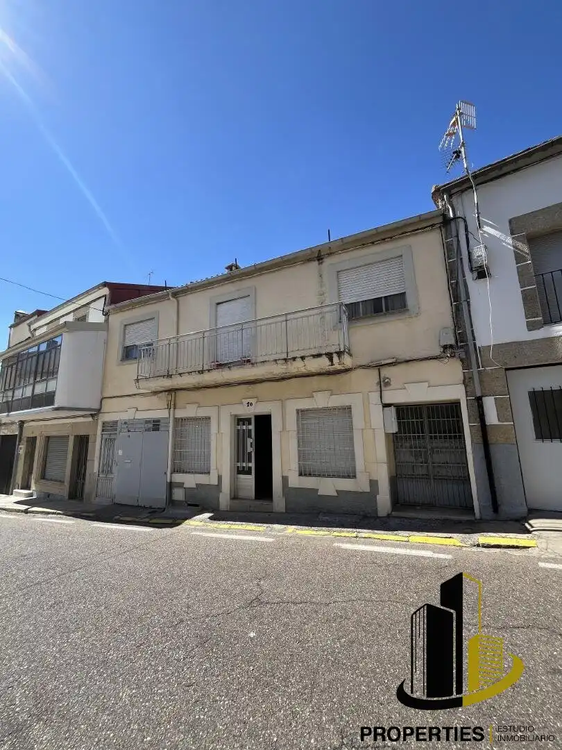 Vista exterior de Casa o chalet en venta en Ledrada