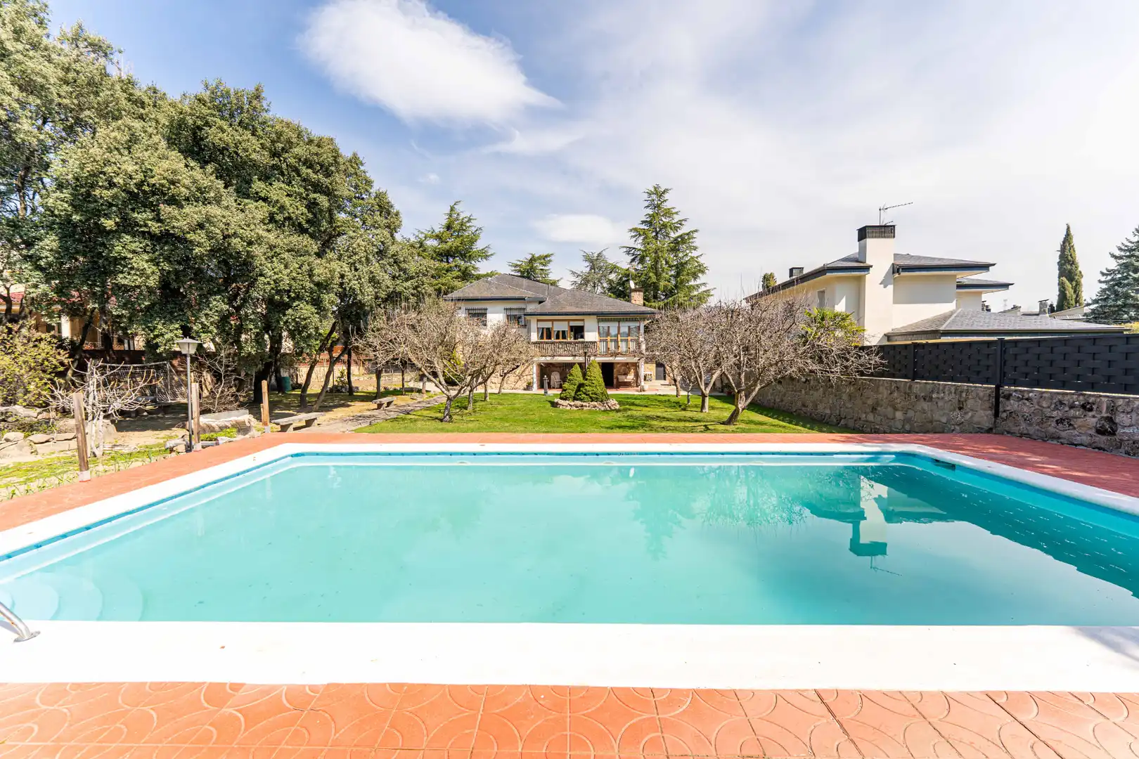 Swimming pool of Houses for sale in Alpedrete  with Furnished