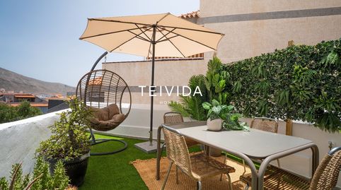 Piso reformado con terraza y piscina en Los Cristianos