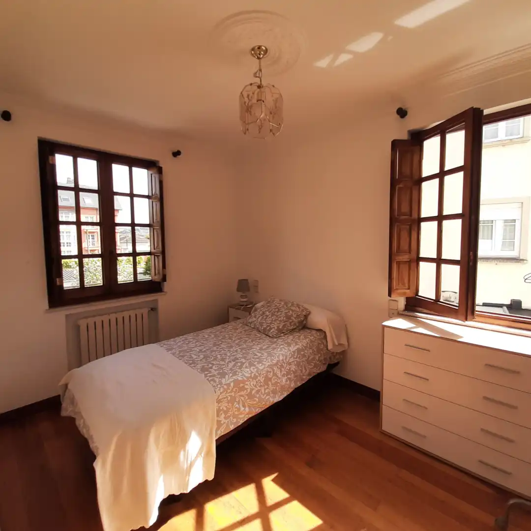 Habitación de Casa o chalet en venta en Viveiro con Calefacción, Jardín privado y Parquet