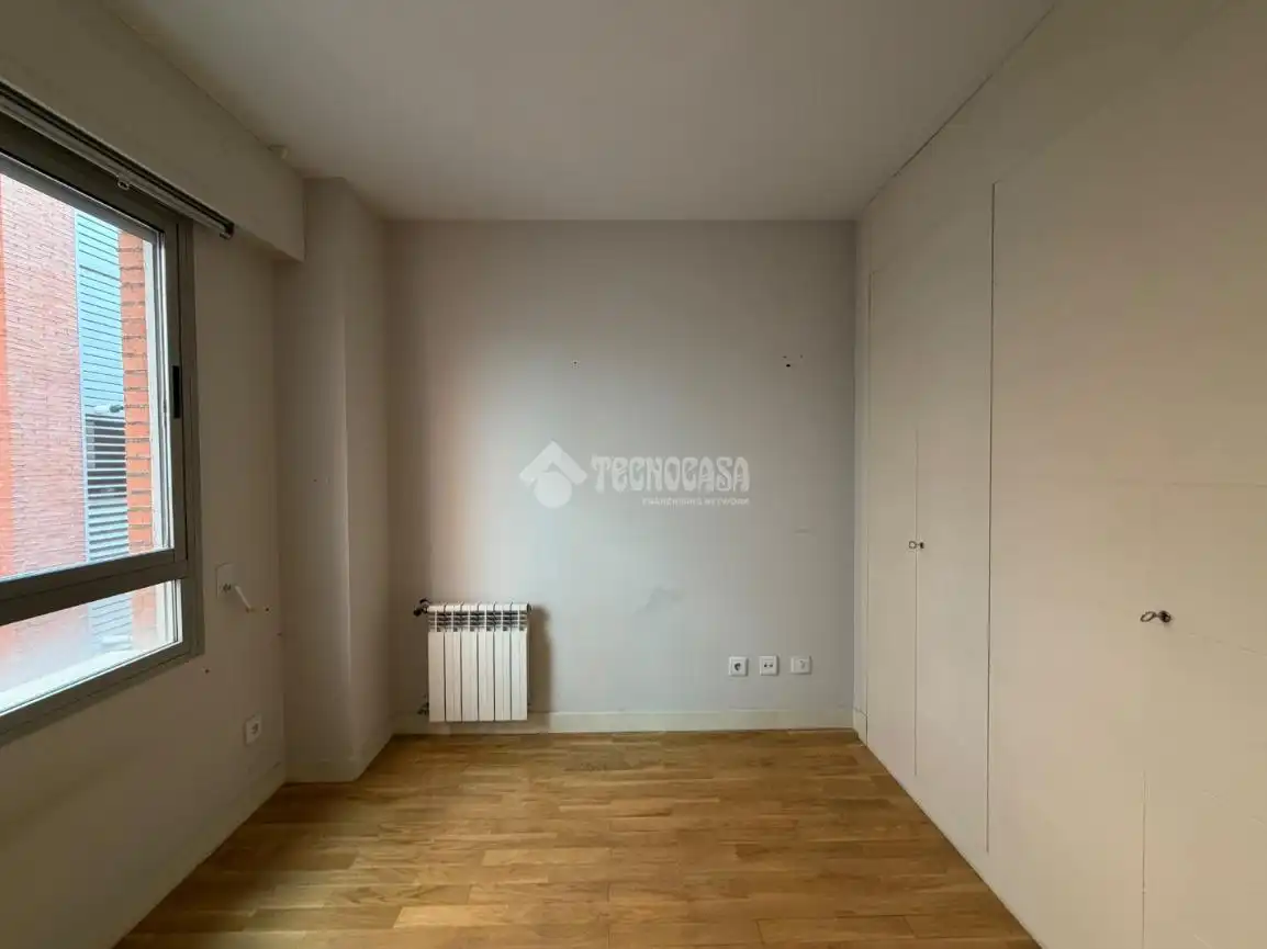 Schlafzimmer von Wohnung zur Miete in Madrid mit Klimaanlage, Heizung und Terrasse