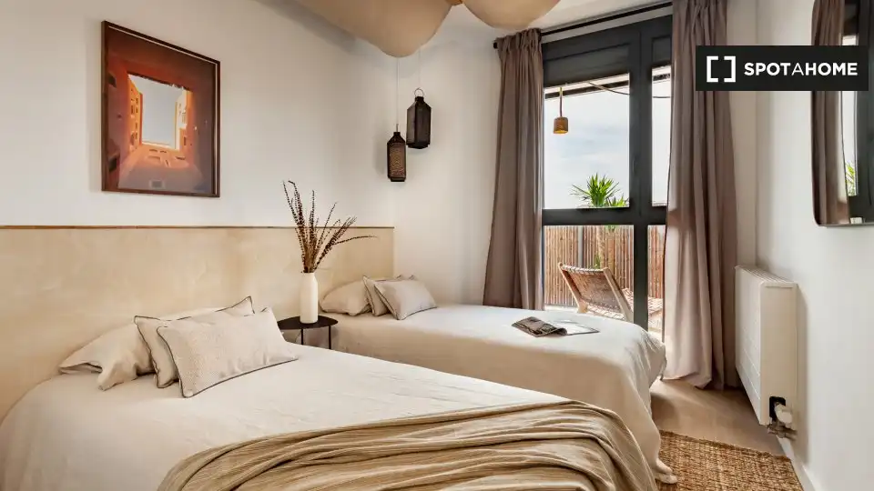 Dormitori de Apartament per a compartir en Barcelona amb Aire condicionat, Terrassa i Moblat
