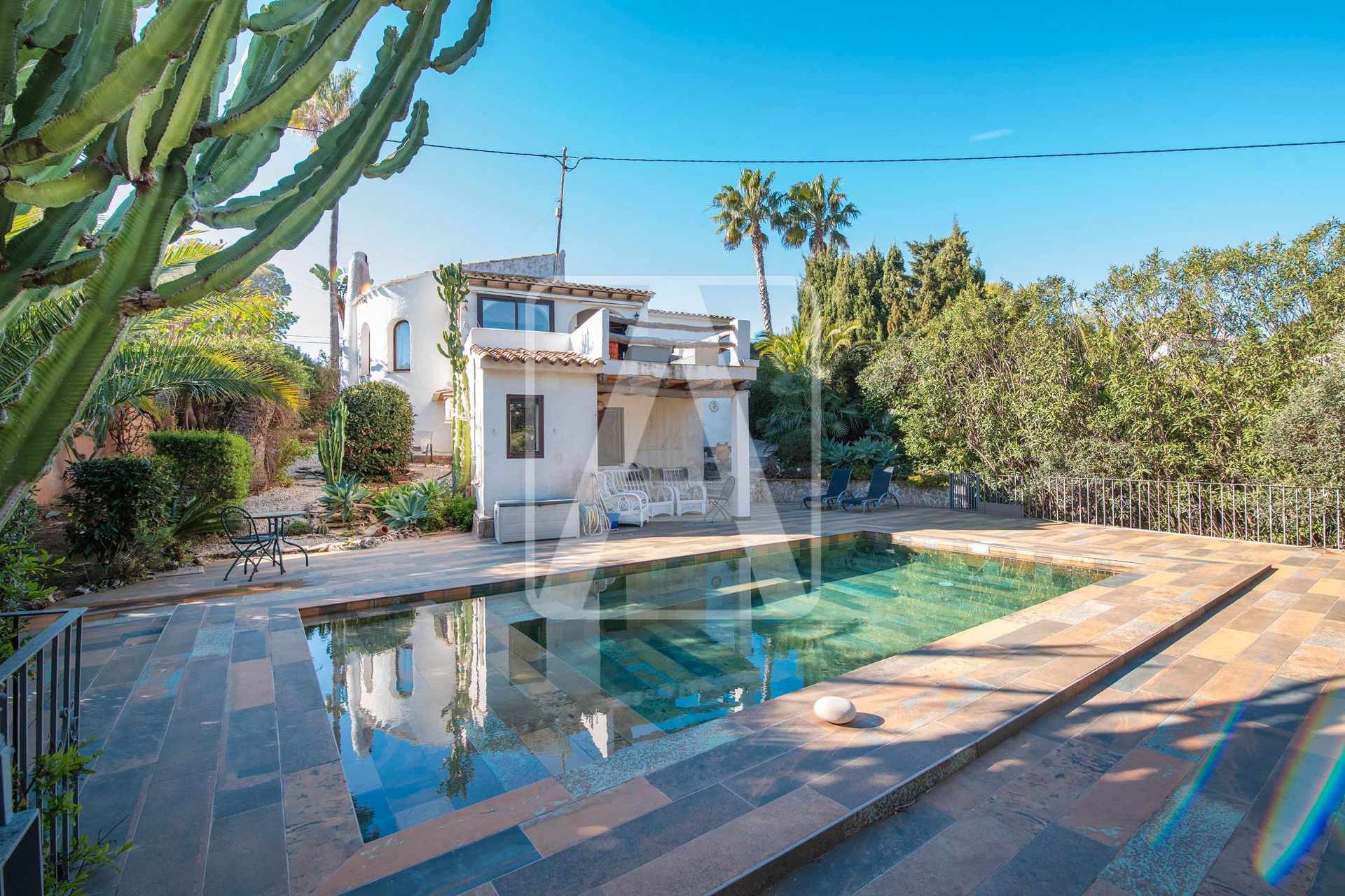 Vista exterior de Casa o xalet en venda en Benissa amb Aire condicionat, Calefacció i Jardí privat