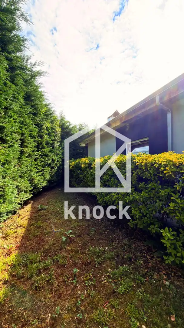 Vista exterior de Casa o xalet en venda en Oviedo  amb Calefacció, Parquet i Terrassa