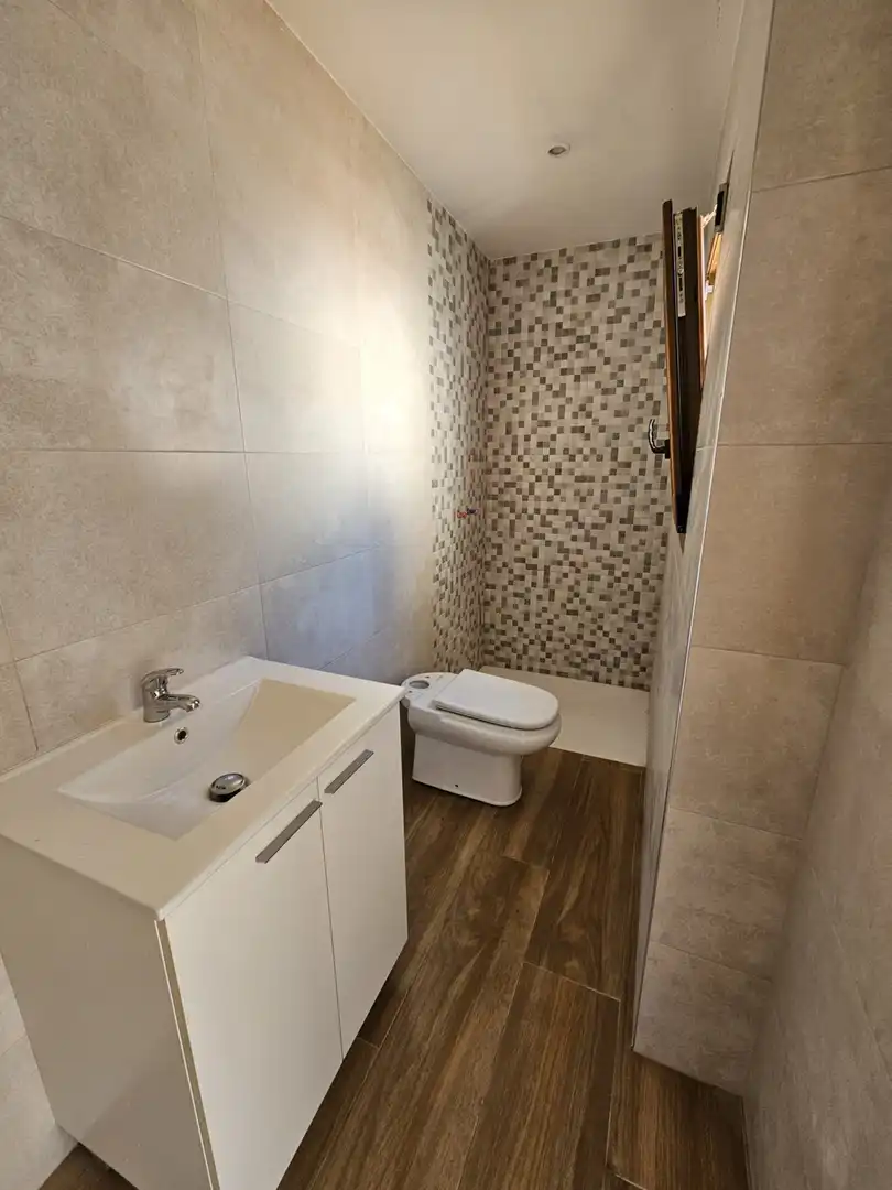 Baño de Ático en venta en Valladolid con Calefacción, Terraza y Trastero
