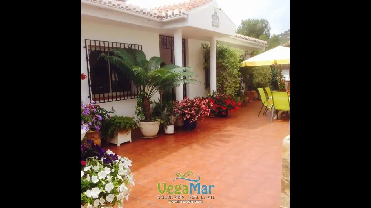 Vista exterior de Casa o chalet en venta en Almuñécar con Jardín privado y Terraza