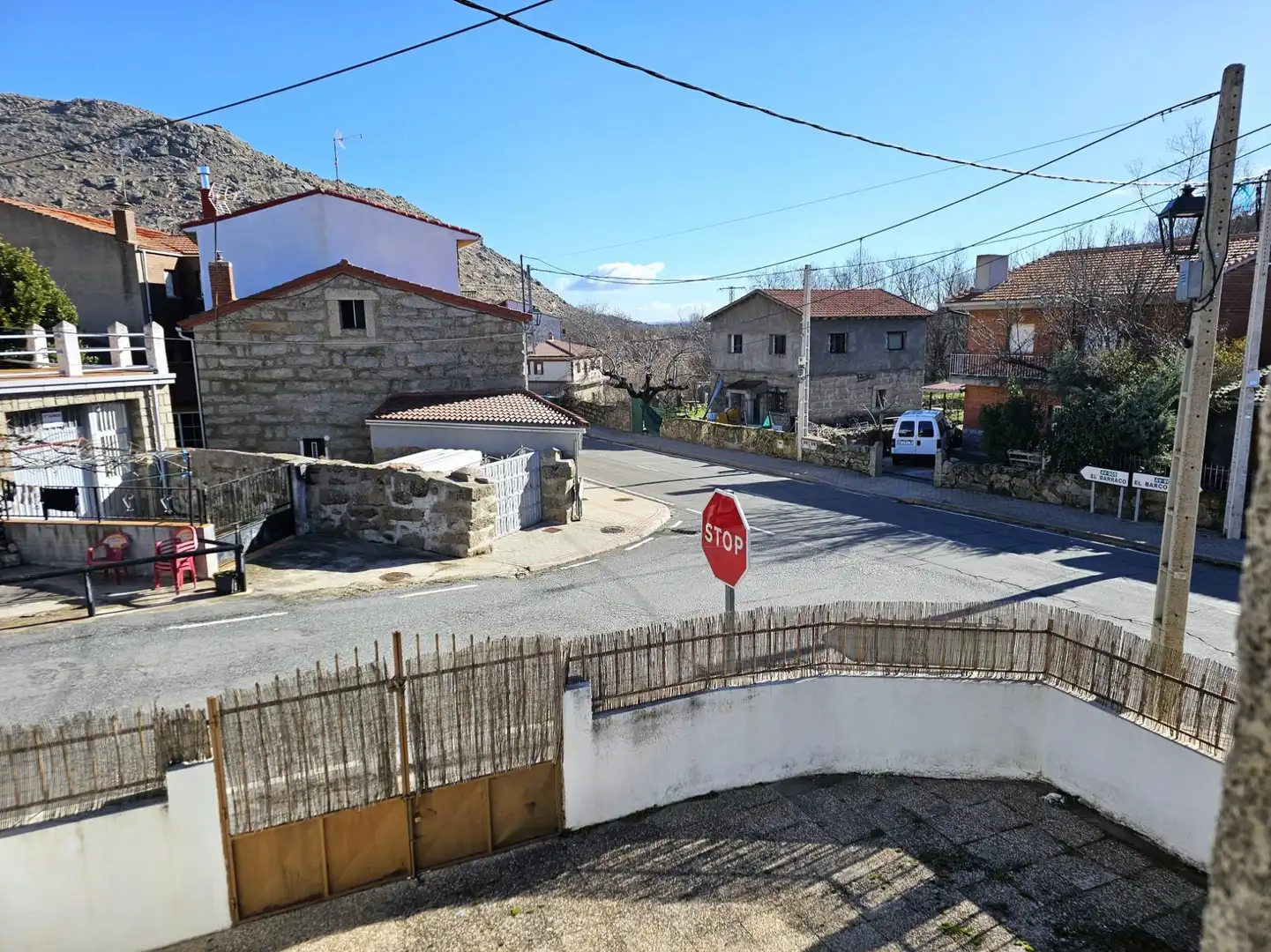 Vista exterior de Casa o xalet en venda en Navarredondilla amb Traster i Moblat
