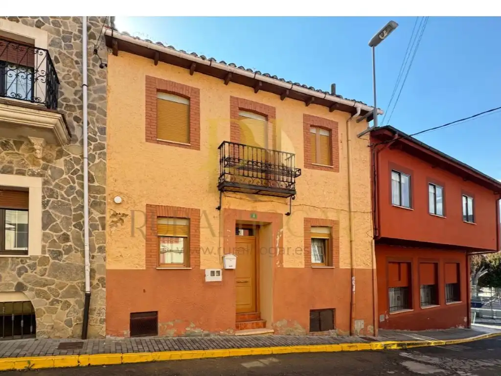 Casa en venta en Boñar