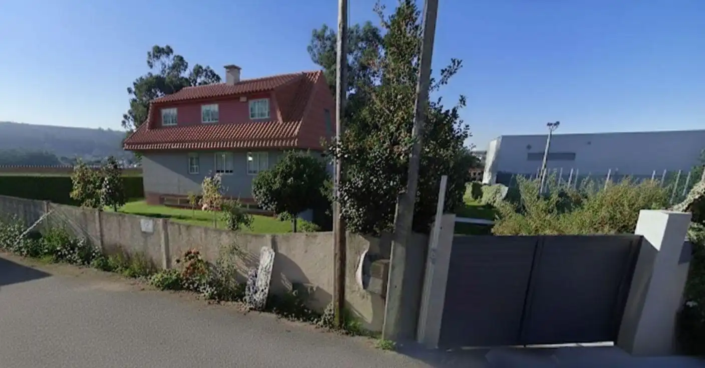 Vista exterior de Casa o xalet en venda en Vigo  amb Calefacció, Jardí privat i Terrassa
