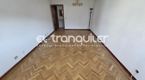 Photo 3 of Flat for rent in Calle Guetaria, Orcasitas, Madrid Capital