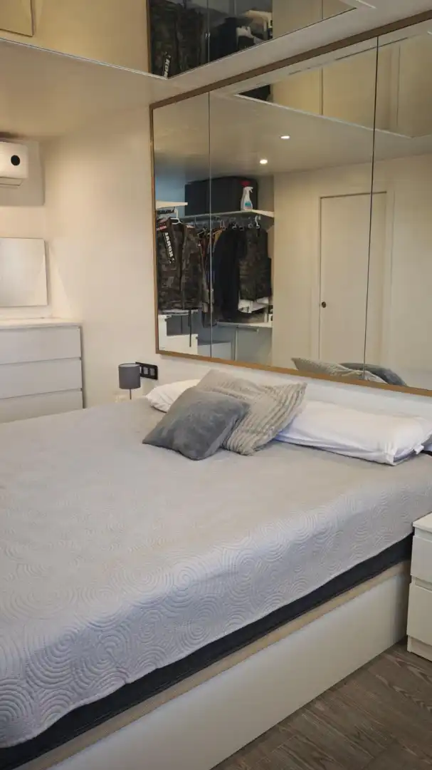 Habitación de Piso en venta en Valencia con Amueblado, Horno y Microondas