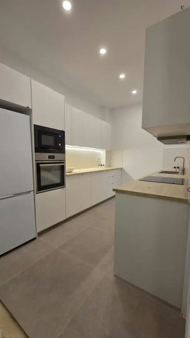 Cocina de Apartamento para compartir en Barcelona con Calefacción, Amueblado y Horno