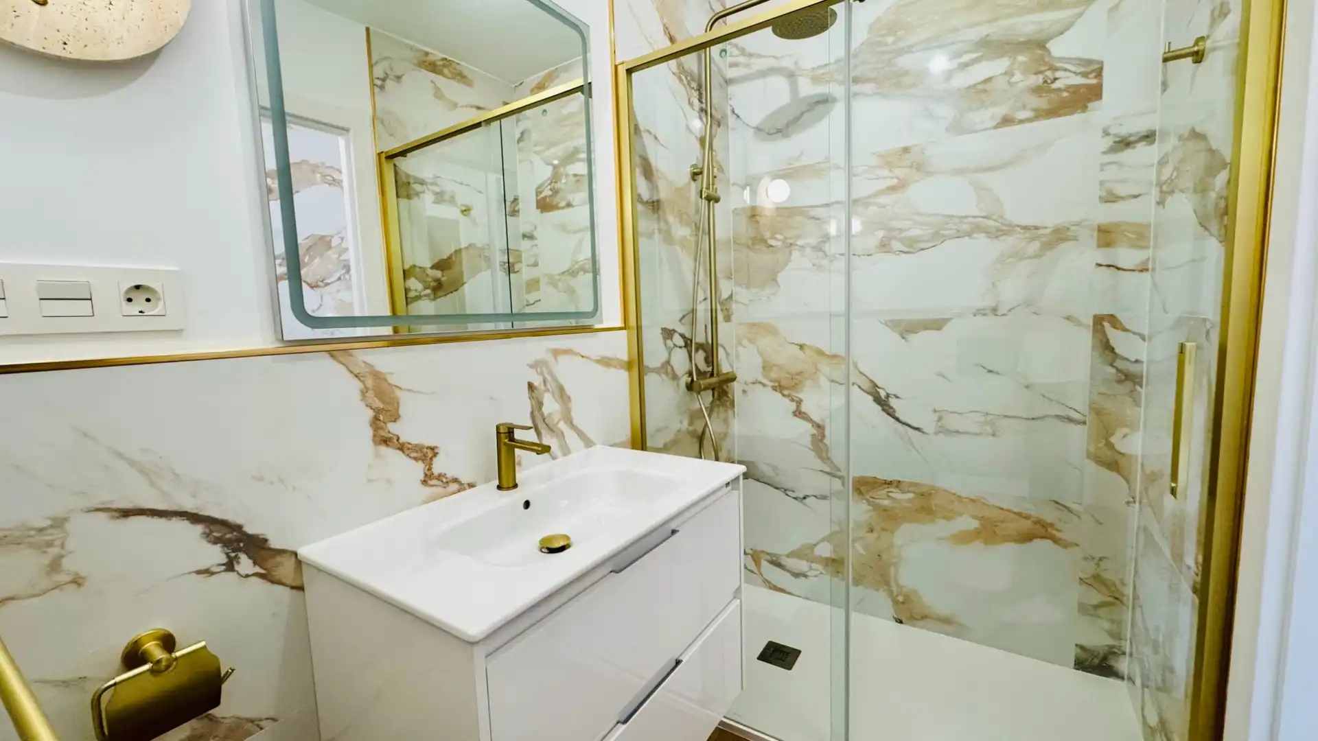 Baño de Ático en venta en Torrevieja con Aire acondicionado, Terraza y Amueblado