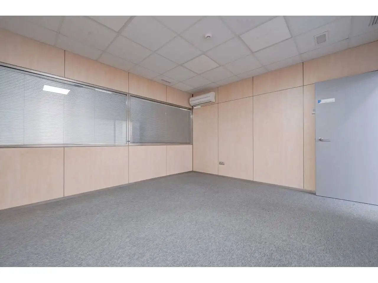 Office for rent in Valencia  with Heating