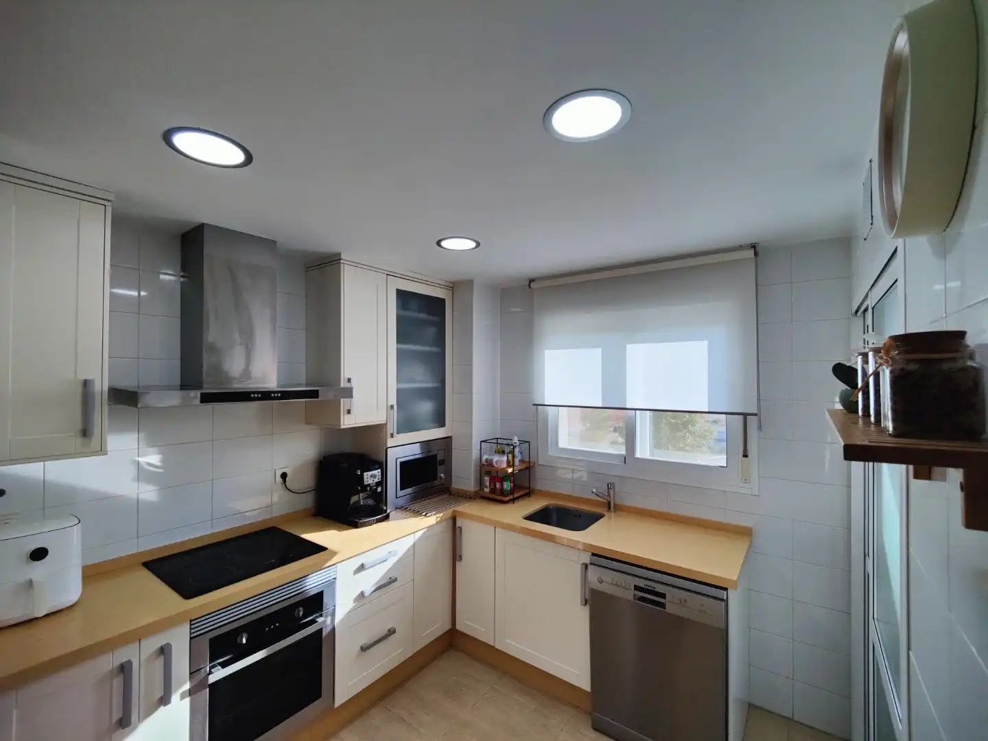Kitchen of Flat for sale in Badajoz Capital  with Air Conditioner