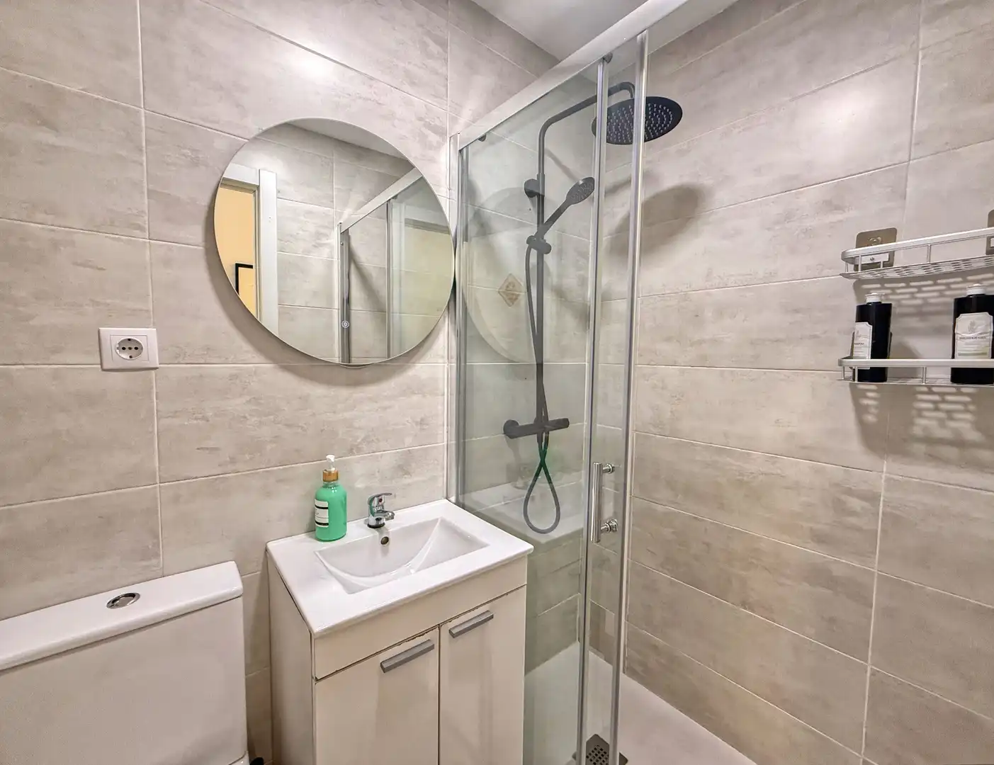 Baño de Piso en venta en Madrid con Aire acondicionado y Calefacción