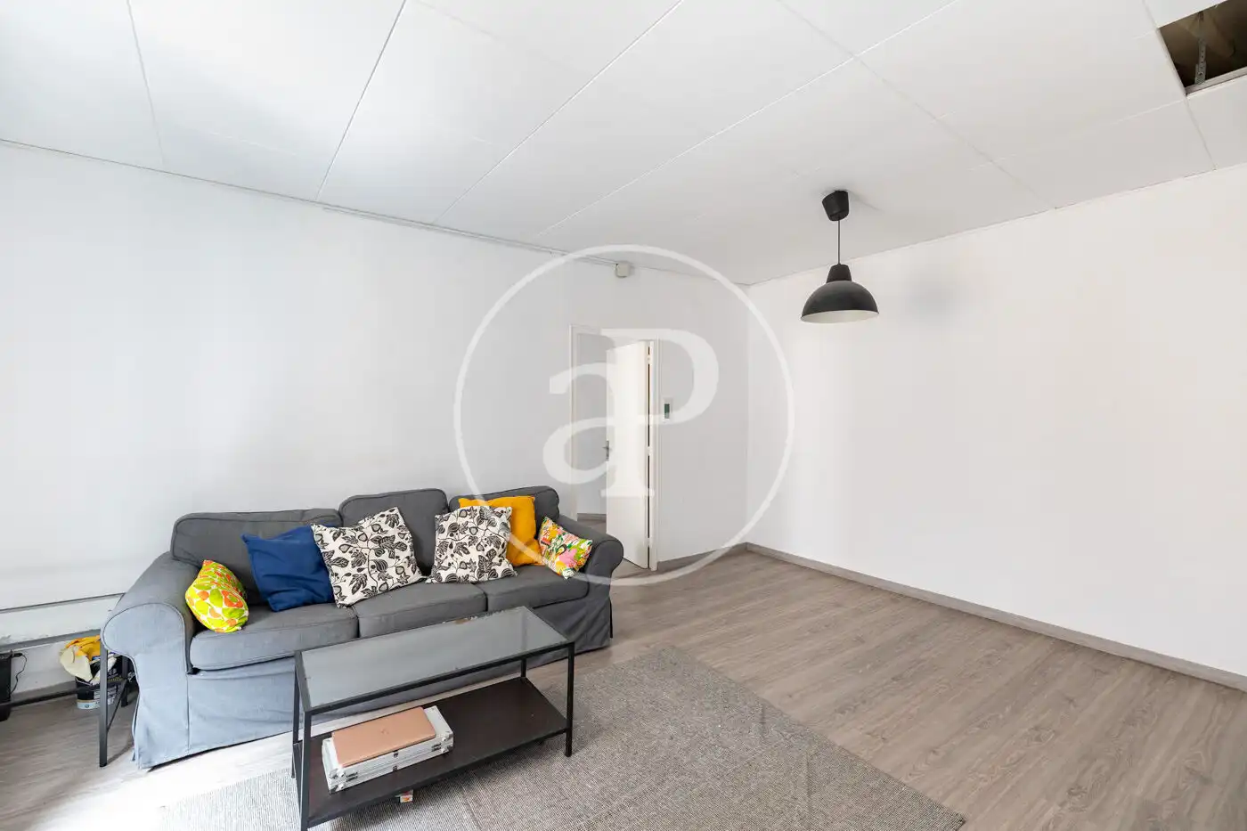 Living room of Flat for sale in Barcelona  with Heating, Furnished and Balcony