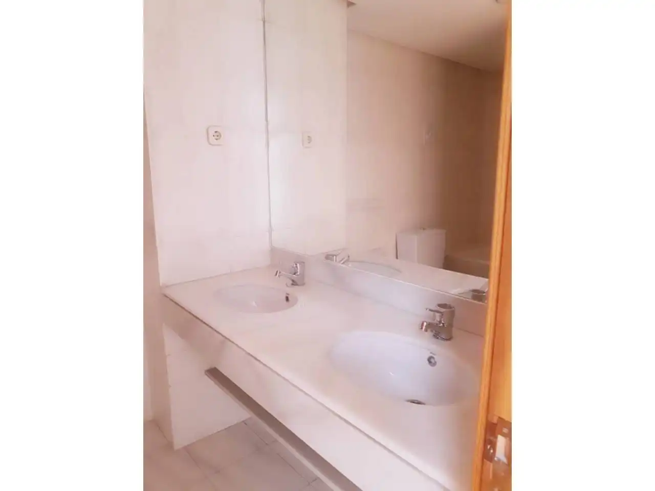 Bathroom of Office for rent in Pozuelo de Alarcón
