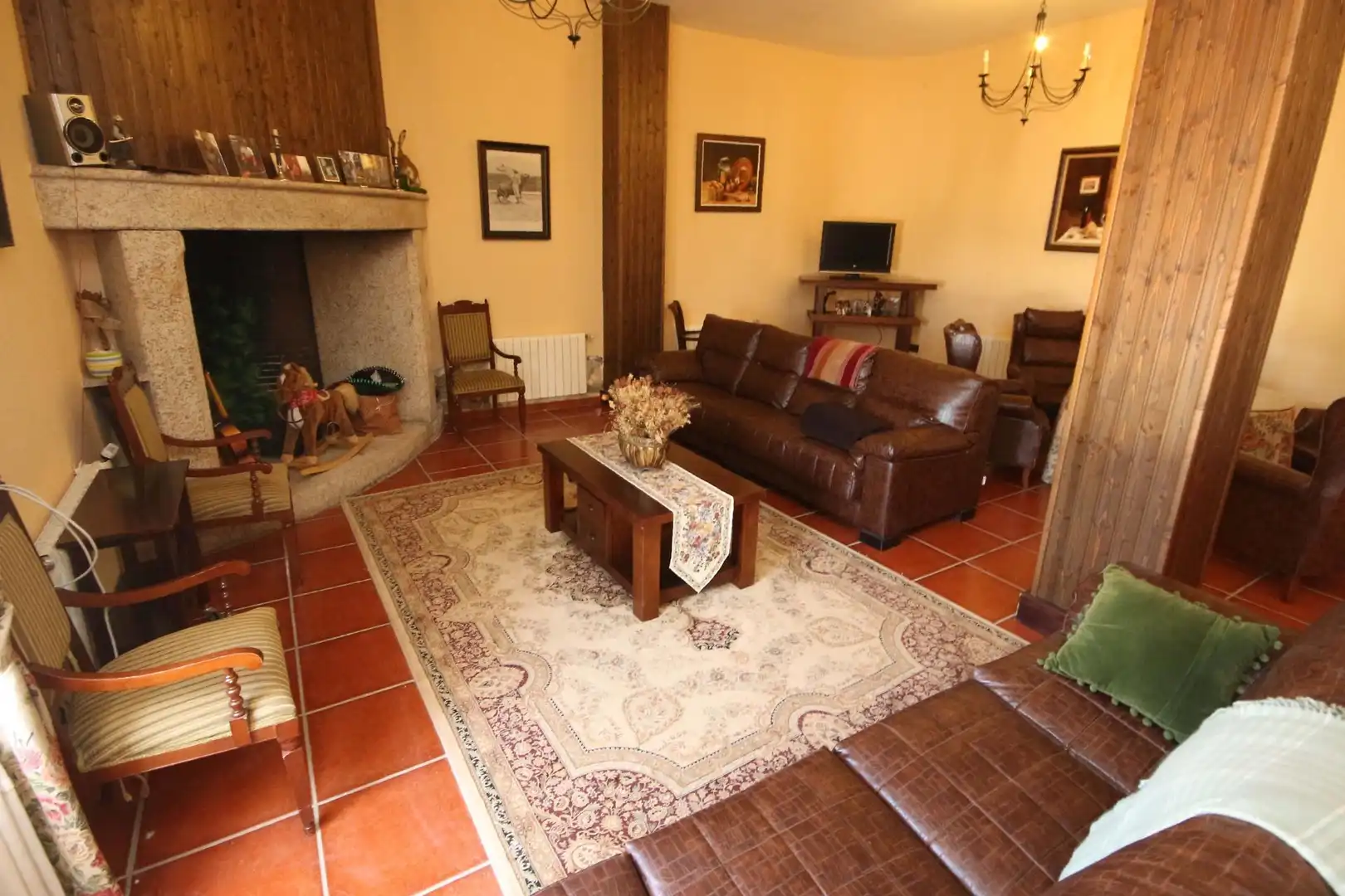 Sala de estar de Finca rústica en venta en Alcuéscar con Aire acondicionado