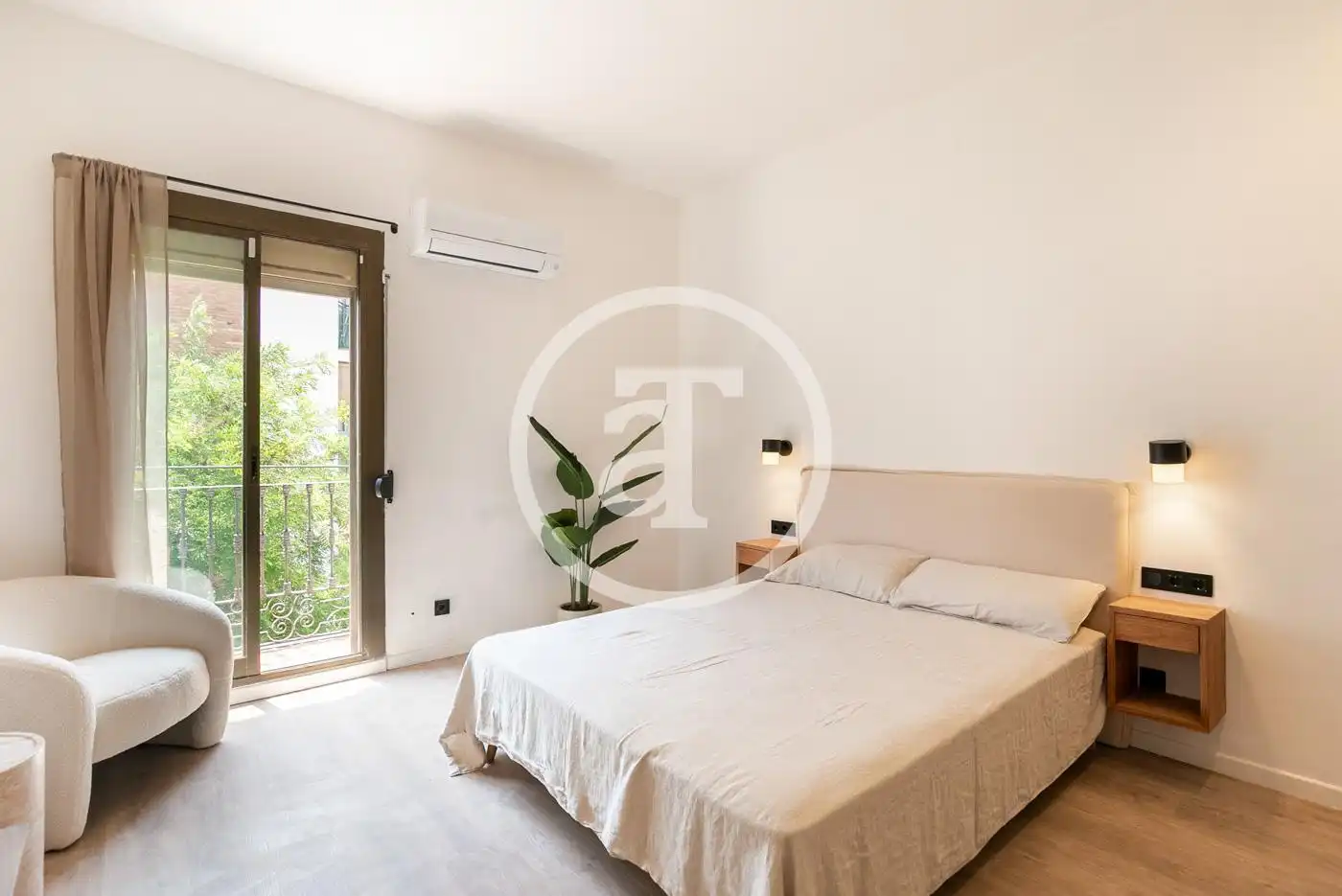 Dormitori de Pis de lloguer en  Barcelona Capital amb Aire condicionat, Calefacció i Moblat