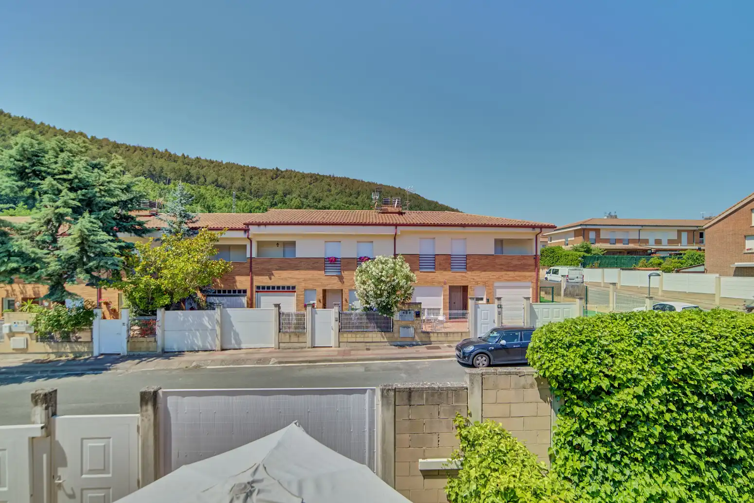 Vista exterior de Casa adosada en venta en Ezcabarte con Calefacción, Jardín privado y Parquet