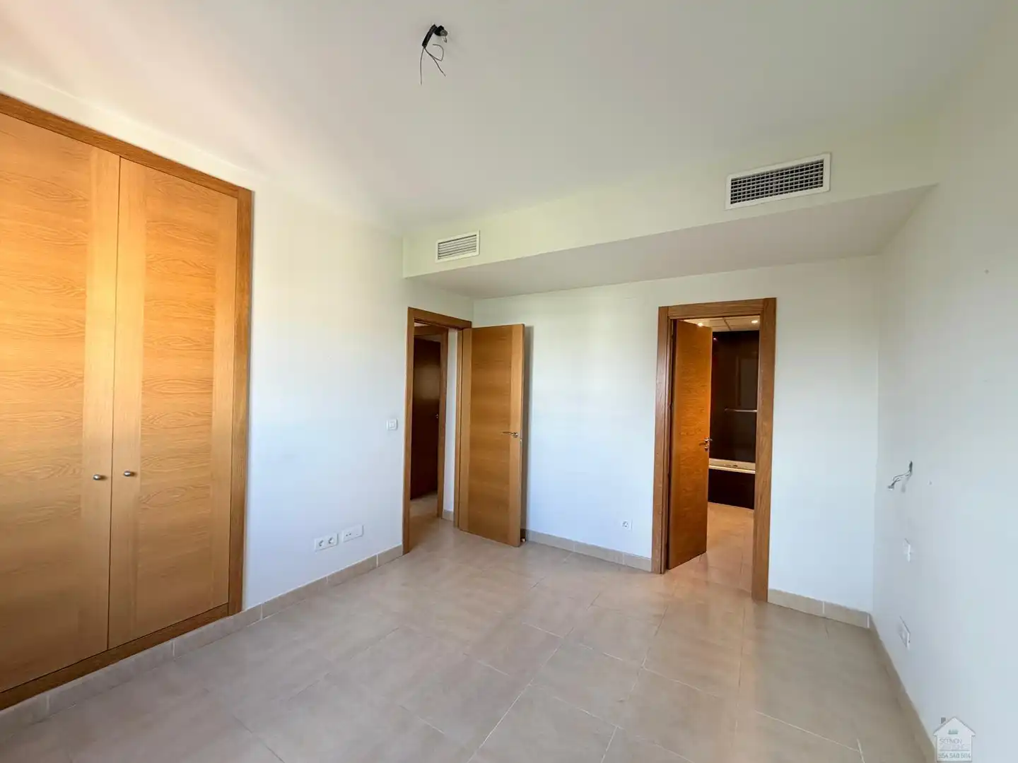 Bedroom of Flat for rent in Sevilla  with Air Conditioner, Storage room and Community pool
