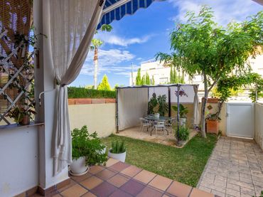 Casa a schiera con giardino in affitto a Calle Calle Vall de Laguart
