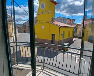 Exterior view of House or chalet for sale in Guijuelo  with Terrace and Furnished