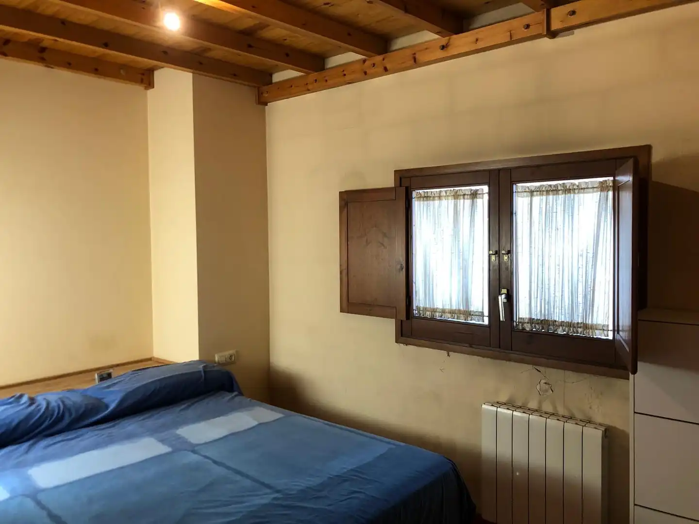 Schlafzimmer von Maisonette zur Miete in Olot mit Heizung und Terrasse
