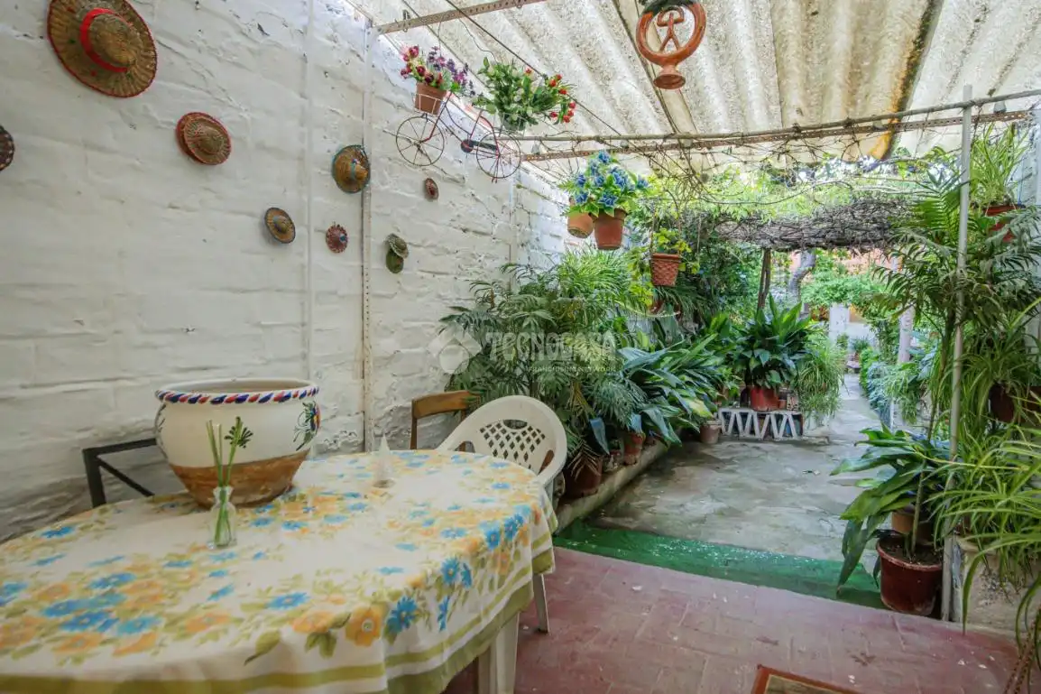 Terraza de Casa adosada en venta en Terrassa