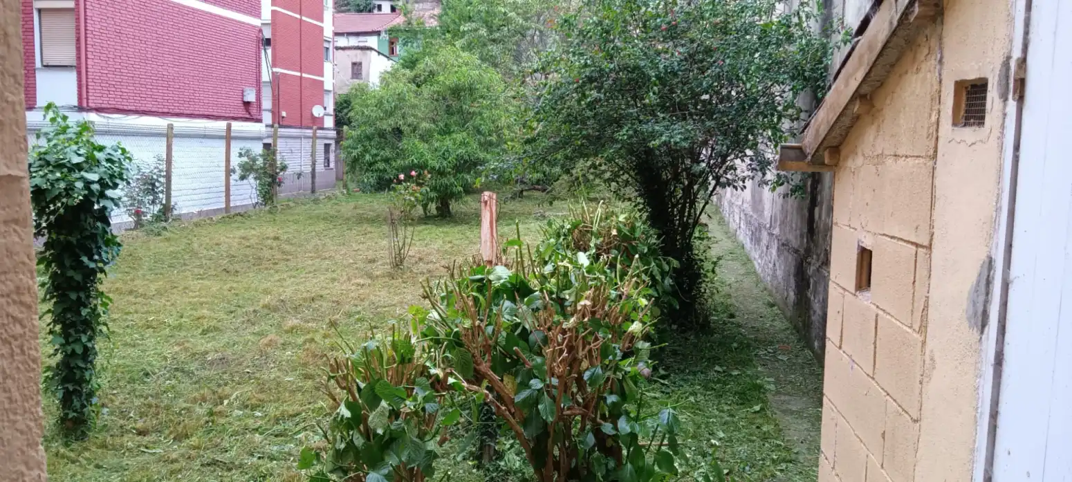 Jardí de Pis en venda en Mieres (Asturias) amb Calefacció i Jardí privat
