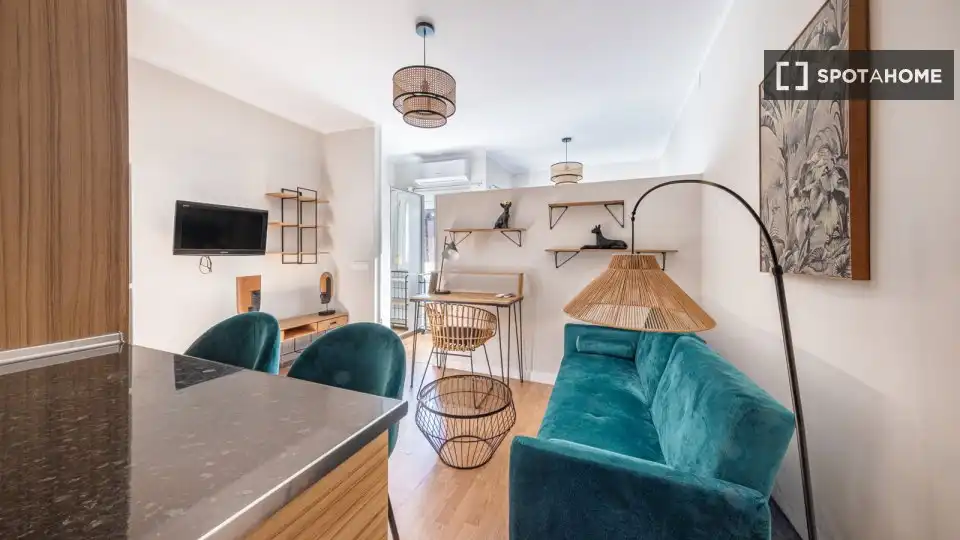 Bedroom of Flat for rent in Barcelona  with Air Conditioner, Heating and Furnished