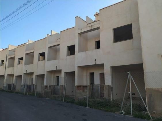 Vista exterior de Edifici en venda en Ugíjar