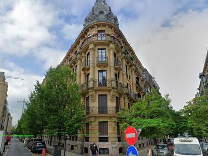 Vista exterior de Pis en venda en Donostia - San Sebastián  amb Aire condicionat, Calefacció i Alarma