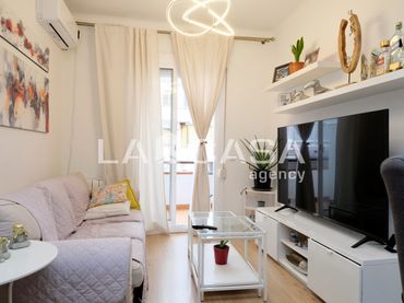 Piso con balcón en venta en Nou Barris